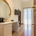 Πανσιόν Oldoini Luxury And - Mytouristhome *